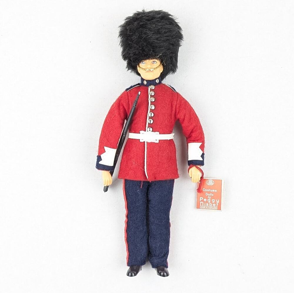 Peggy Nisbet Guardsmen Royal Guard Red Coat Soldier With Rifle And Tag